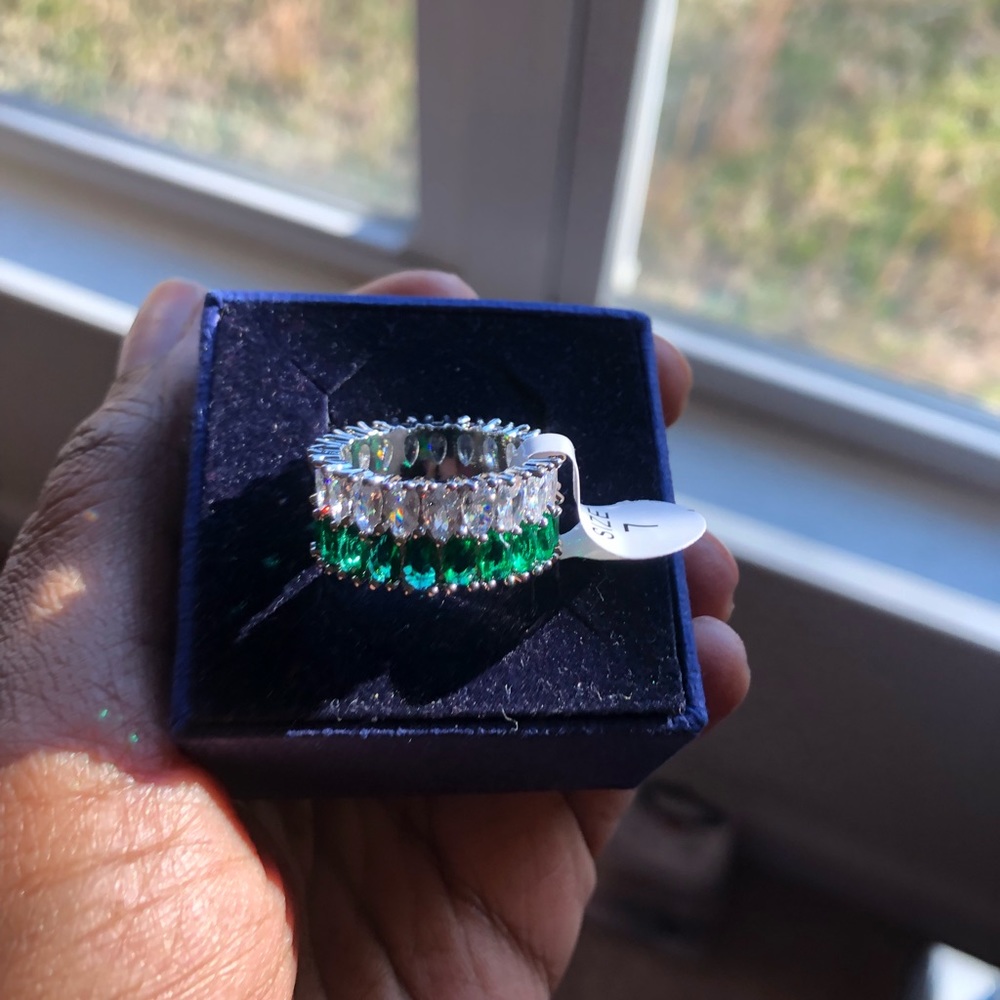 Swarovski Elements With Emerald Crystals Ring Siz… - image 6